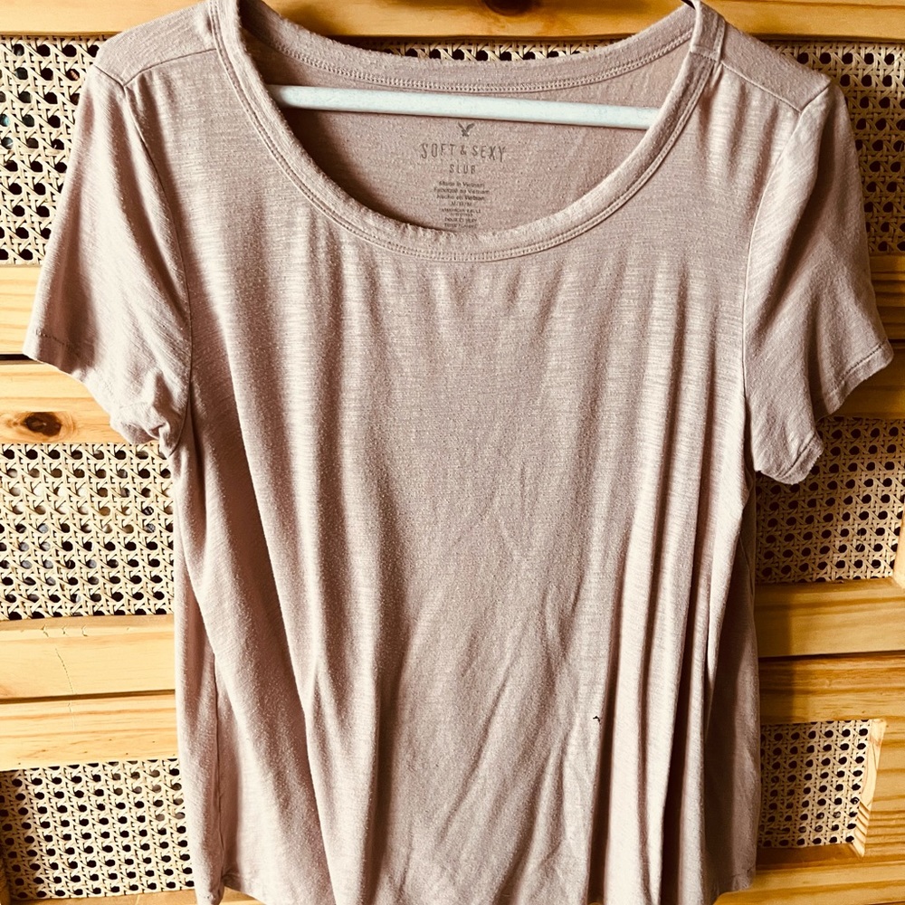 pink tee